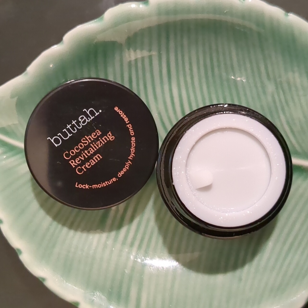 Revitalizing Cream - Picture 2 of 2
